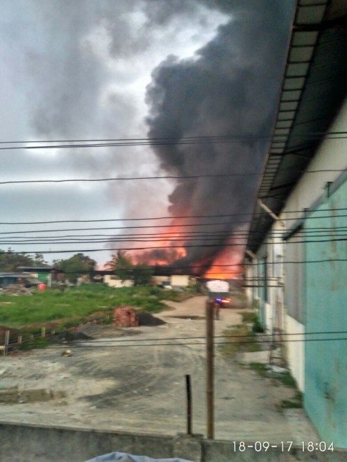 Kebakaran di PT.Rudolf Desa Klapanunggal